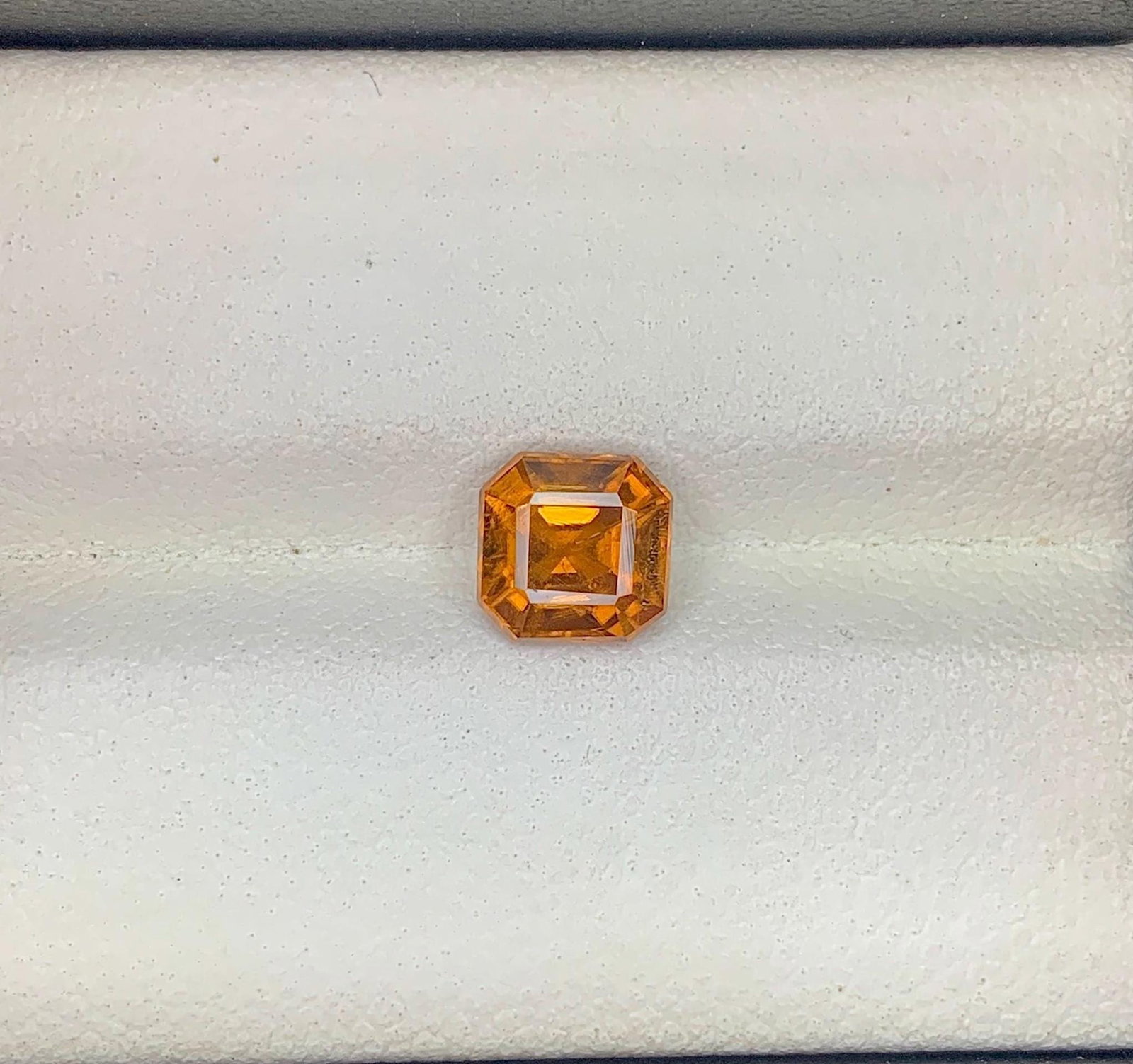 Natural Honey Brown Bastnasite Gemstone: 2.05 Carat Asscher Cut: Highlights Supplies for making crafts Read the full description Materials: Natural bastnasite, Bastnasite, Stone, Gemstone, Loose gemstone Carat weight: 2.05 Properties: Bastnasite is weakly