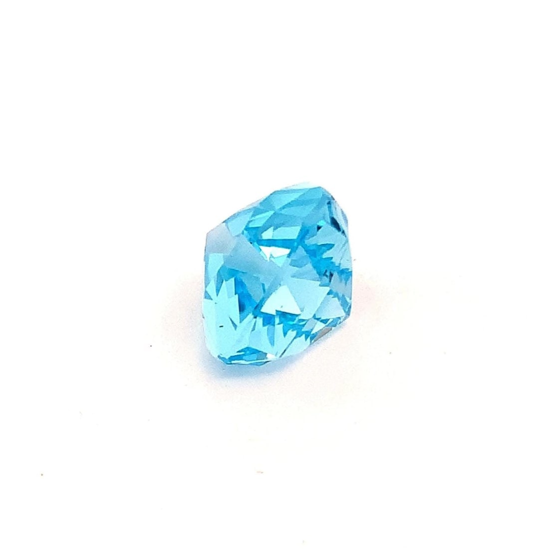 Pendant Size Swiss Blue Topaz Loose Gemstone Fancy Trillion Cut Gemstone - 15.500 Carat - 4