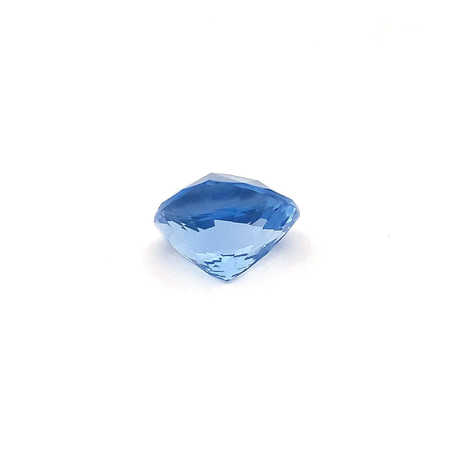 Blue Aquamarine Trillion Shape Gemstone For Jewelry - 14 Carat - 2