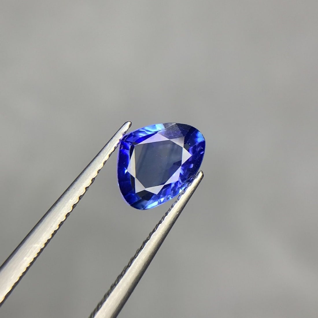 Sri Lanka Sapphire: 1.45 Carat Trillion Cut Loose Gemstone - 2