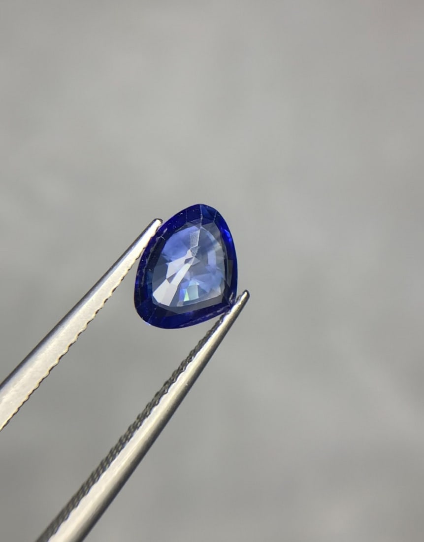 Sri Lanka Sapphire: 1.45 Carat Trillion Cut Loose Gemstone - 7