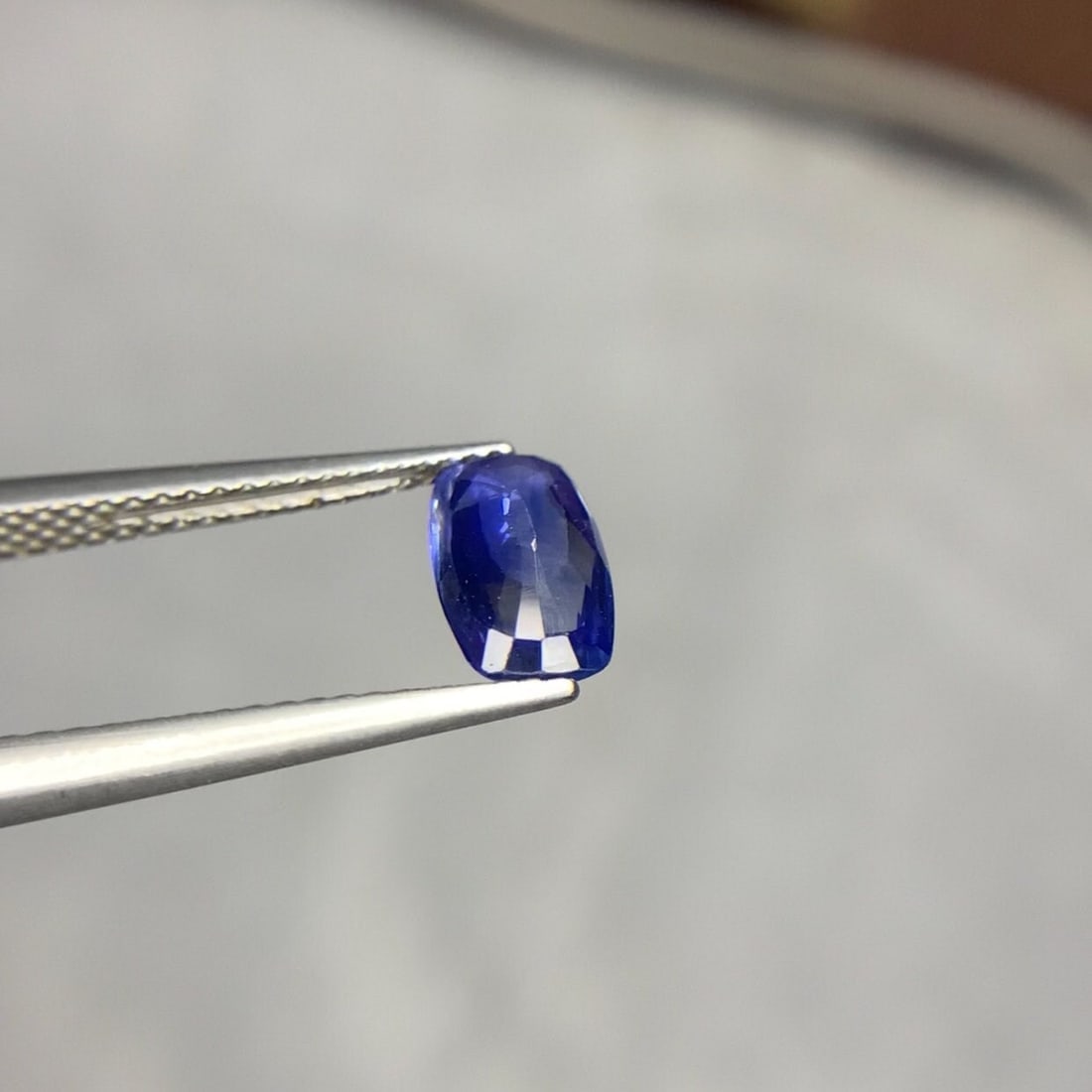 Ceylon Blue Sapphire Gemstone: 1.60 Carat Rectangular Cut Stone - 6