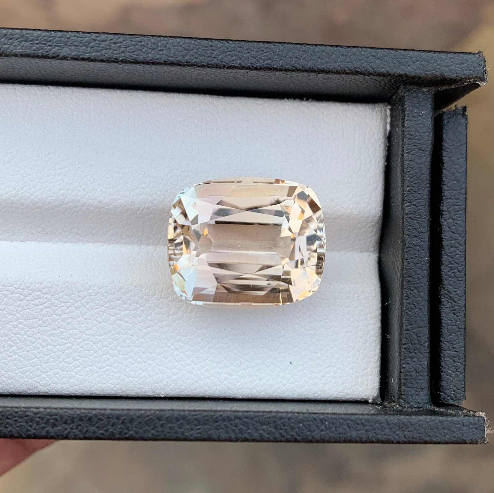 21.40 Carat Sherry Topaz Gemstone: Faceted Cushion Cut Stone: Highlights Supplies for making crafts Materials: Gemstone: Topaz Carat weight: 21.40 Welcome to our Etsy shop, where the magic of handmade craftsmanship meets the timeless beauty of our Sherry Topaz