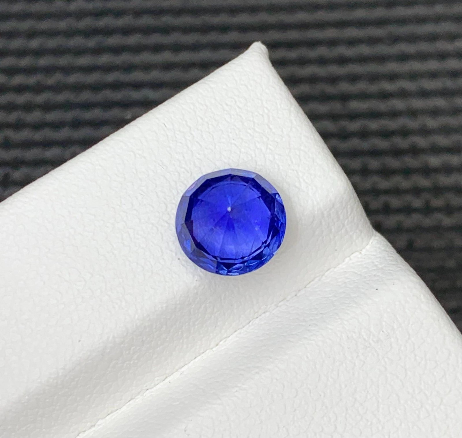 Normal Heat Sapphire Royal Blue Color Gemstone From Sri Lankan - 2.350 Carat - 10