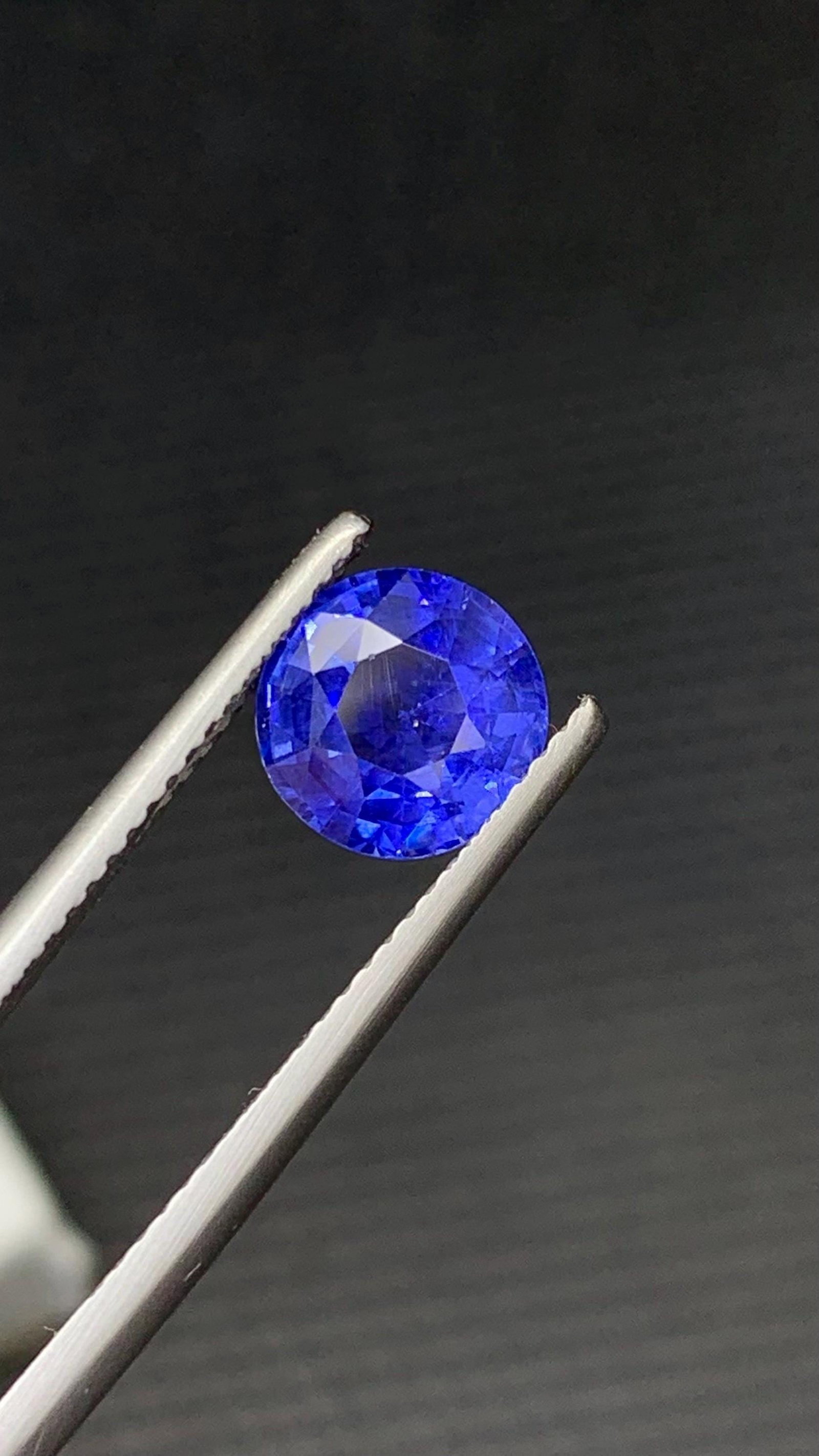 Normal Heat Sapphire Royal Blue Color Gemstone From Sri Lankan - 2.350 Carat - 2