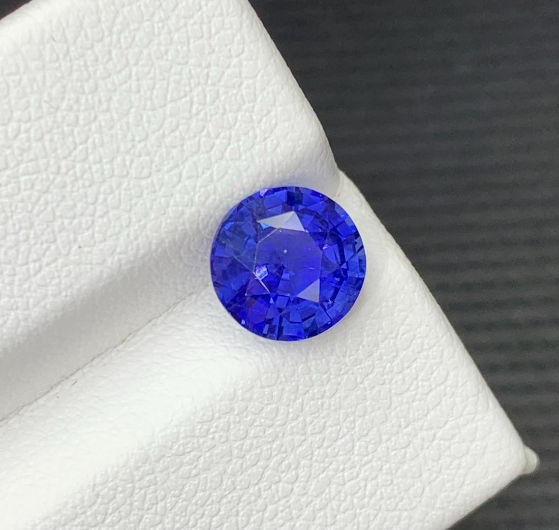 Normal Heat Sapphire Royal Blue Color Gemstone From Sri Lankan - 2.350 Carat - 7