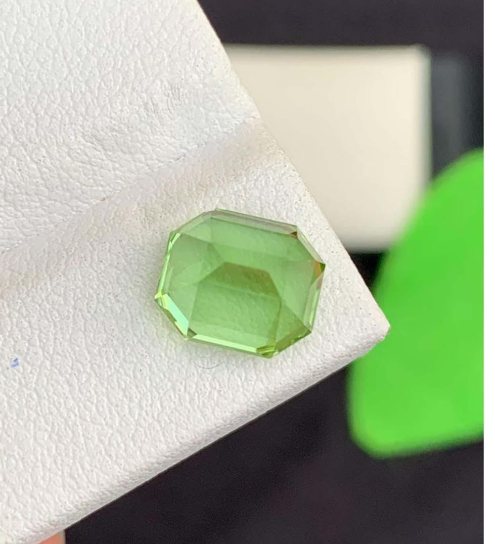 Natural Peridot Gemstones, Top Color Emerald Cut Peridot Loose Gemstone From Pakistan, August: Highlights Supplies for making crafts Materials: Gemstone: Peridot Natural Peridot Gemstones, Top Color Emerald Cut Peridot Loose Gemstone From Pakistan, August Birthstone weight : 3.84 carat