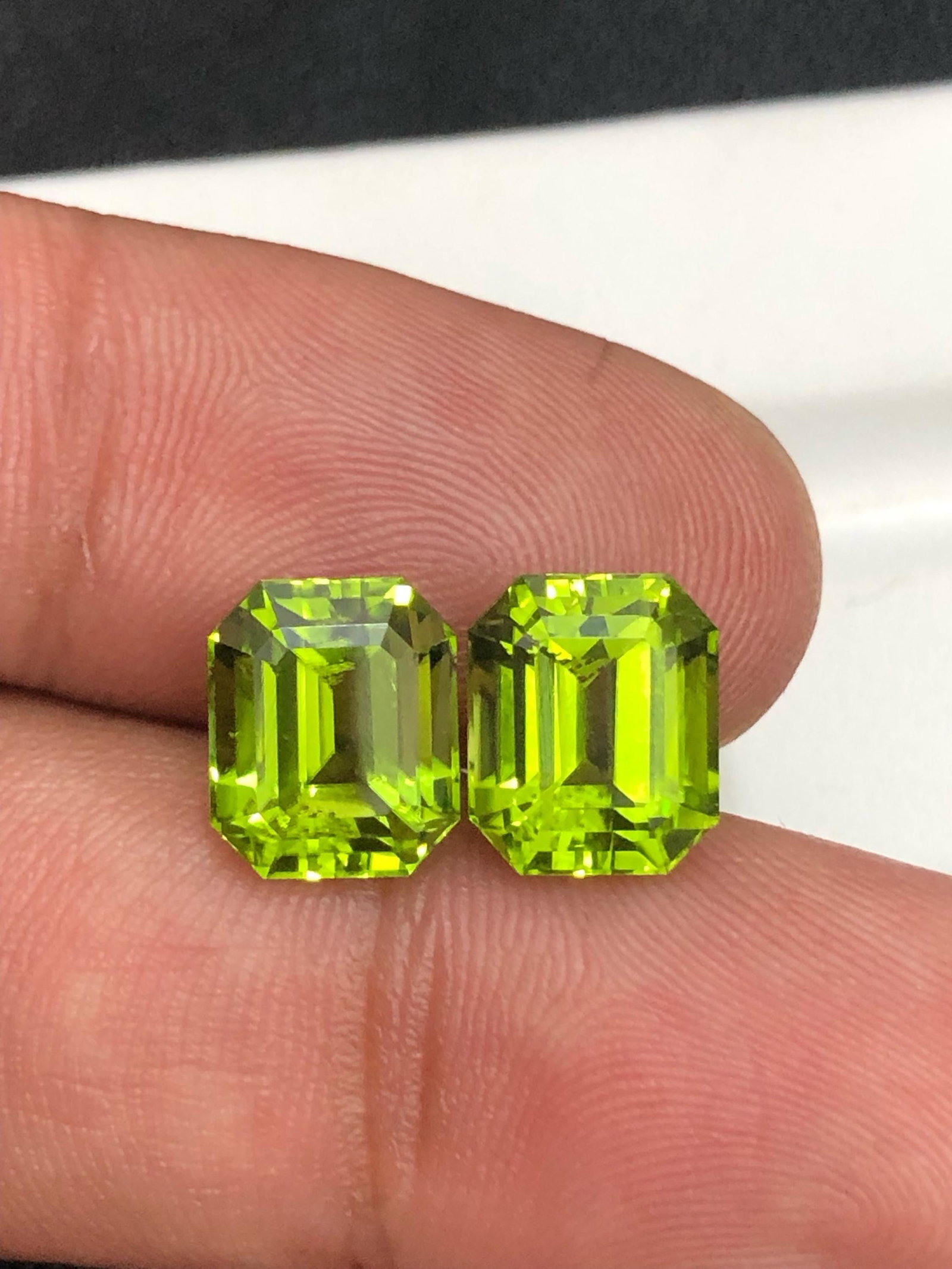 Apple Green Peridot Gemstone Set: Emerald Cut, Sapat Valley , 7.85 CT - 3