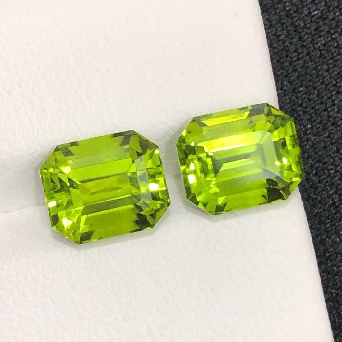 Apple Green Peridot Gemstone Set: Emerald Cut, Sapat Valley , 7.85 CT - 5