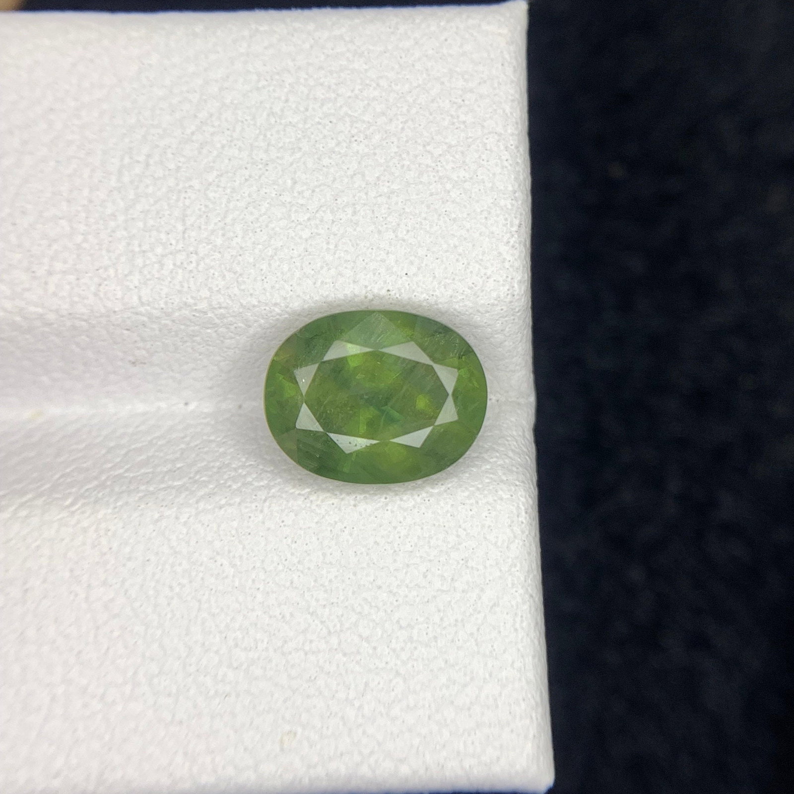 Forest Green Sapphire Gemstone: 2.90 Carat Oval Cut Ceylon Sapphire: Highlights Supplies for making crafts Materials: Gemstone: Sapphire Carat weight: 2.90 Sapphire Details: * Weight : 2.90 carat * Dimension : 9.2*7.1*5.1 mm * Shape : Oval Cut * Color : Forest Green *