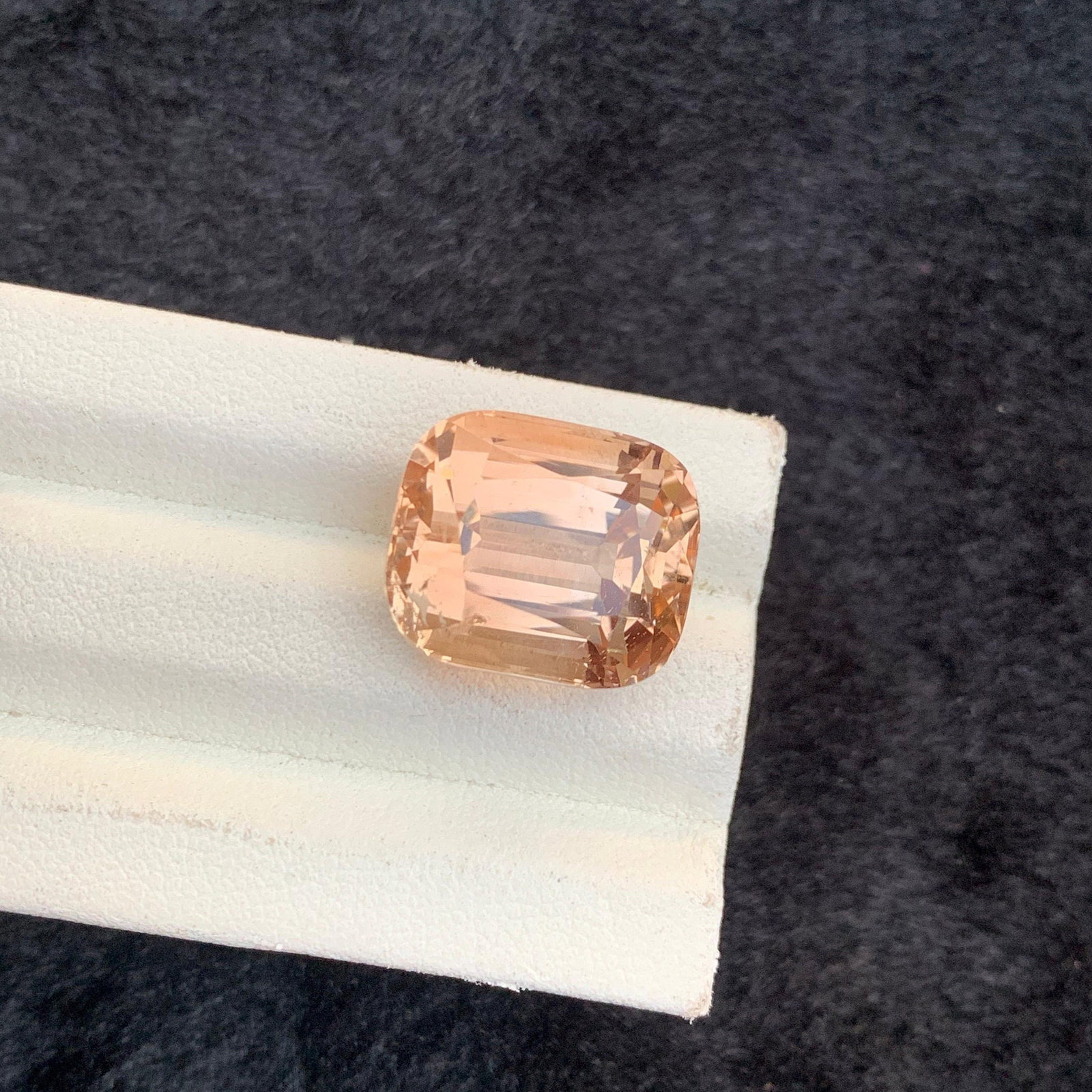 22.45 Carat Golden Topaz Gemstone: Cushion Cut, Eye Clean: Highlights Supplies for making crafts Materials: Gemstone: Topaz Carat weight: 22.45 Gemology: * Weight : 22.45 carat * Dimension : 15.6*13.2*10.9 mm * Color: Golden * Clarity : Eye Clean * Shape : Lo