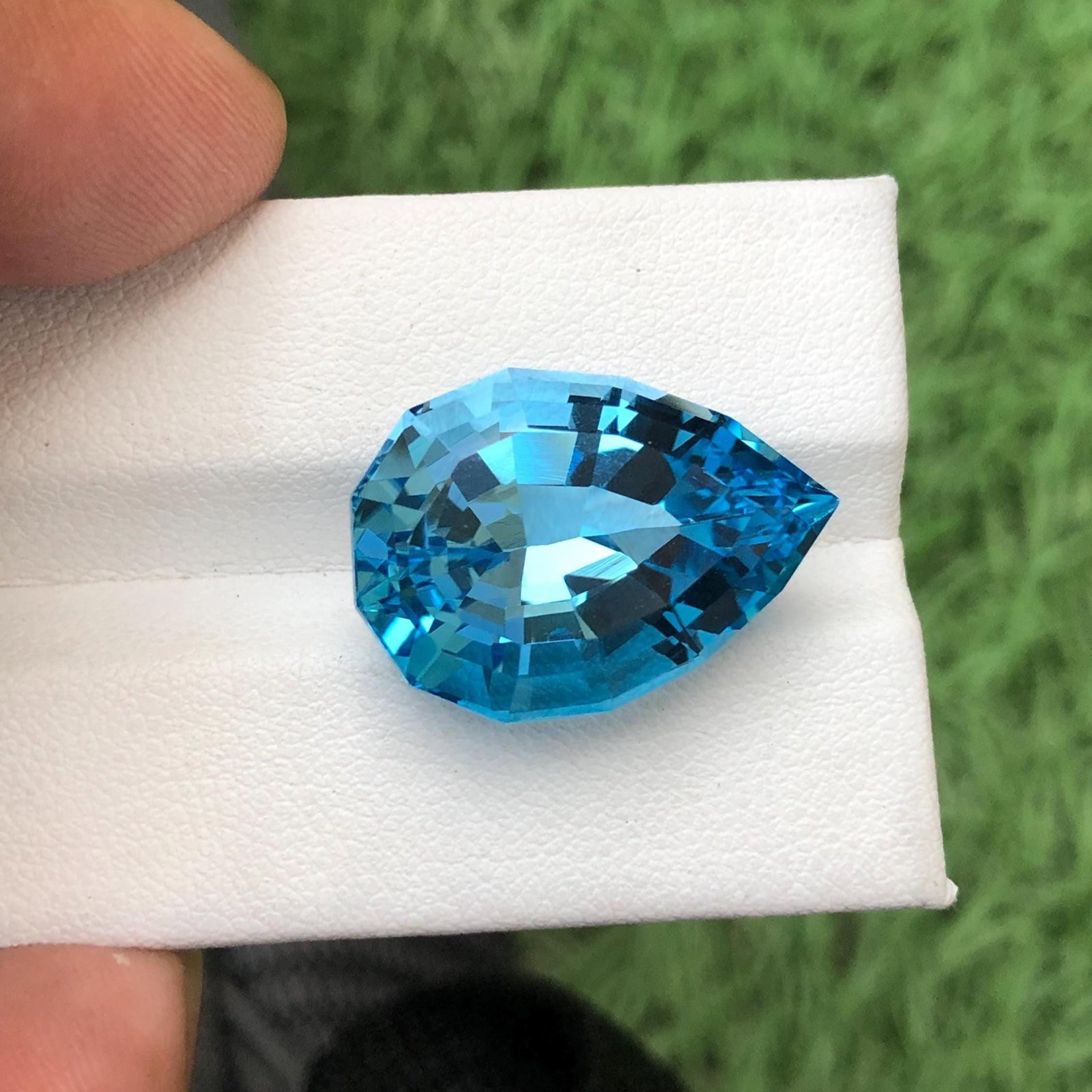 Pendant Size Pear Cut Swiss Blue Topaz Gemstone - 26.950 Carat - 4