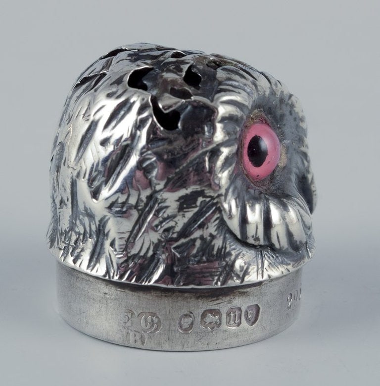 Edward Charles Brown. Rare set of silver salt and pepper shakers shaped like owls with inserted red - 7