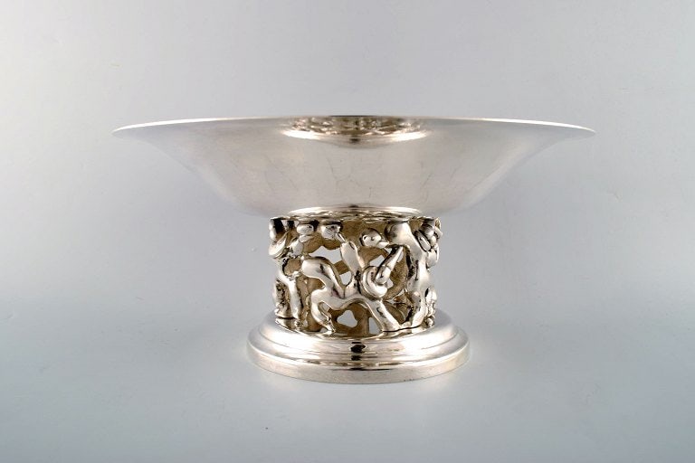 Jean Boggio for Roux-Marquiand, France. Large modernist compote in plated silver. Base with motive - 3