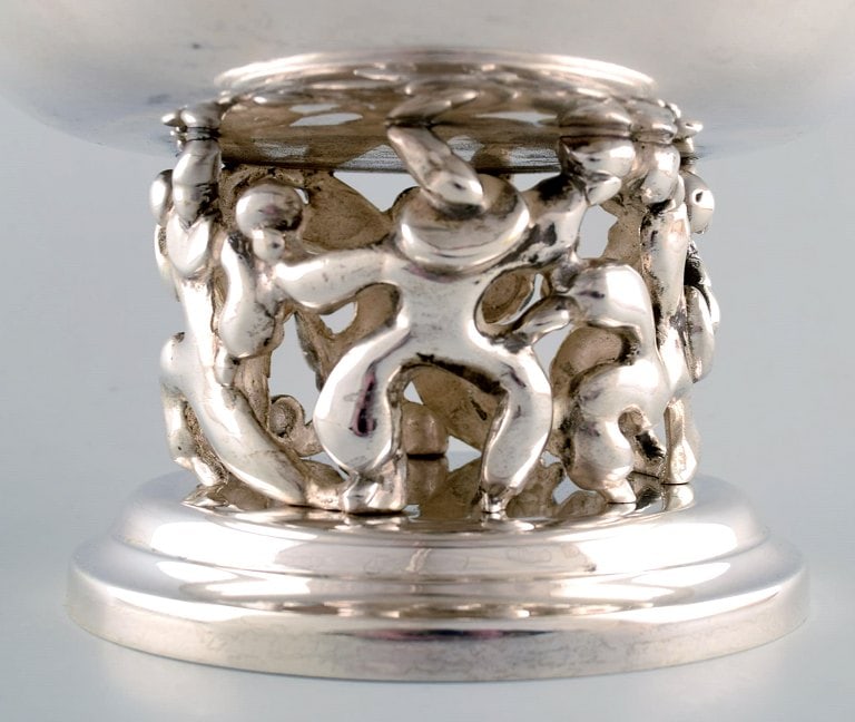 Jean Boggio for Roux-Marquiand, France. Large modernist compote in plated silver. Base with motive - 7
