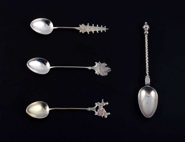 Hong Kong silver, eight spoons with different motifs. - 4