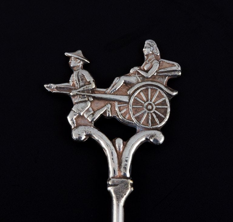 Hong Kong silver, eight spoons with different motifs. - 5