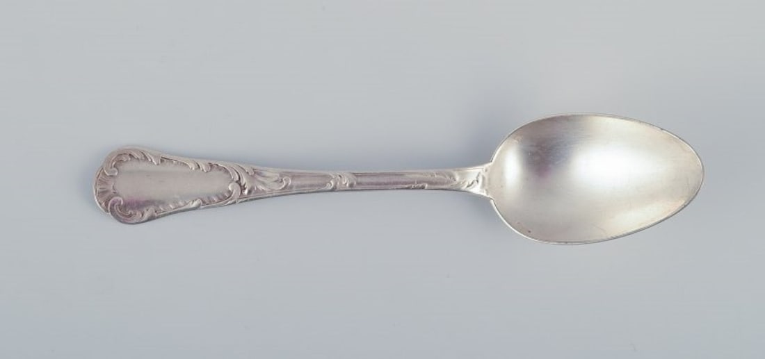 Christofle, France. A set of six dinner spoons in plated silver. Classic design with floral motifs. - 4