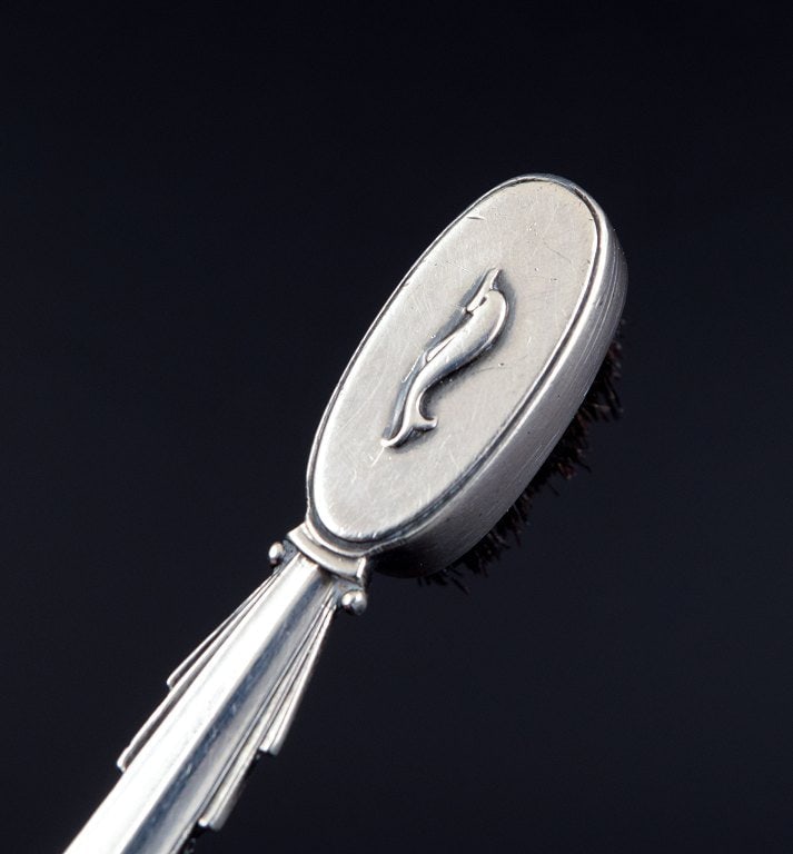 Harald Nielsen for Georg Jensen Pyramid, rare art deco miniature brush in sterling silver. - 4