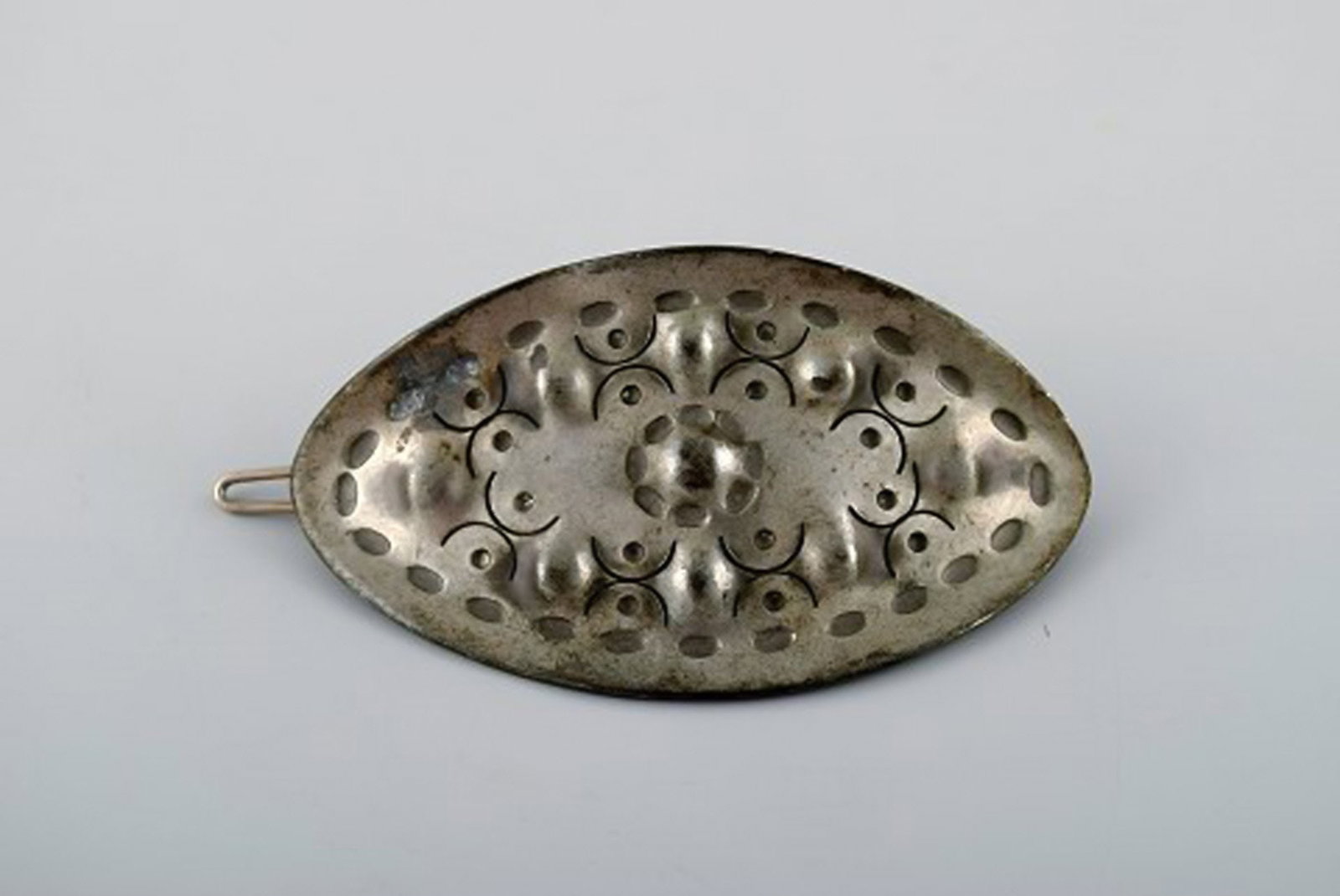 Jorgen Jensen, a.o. Denmark. 4 brooches in pewter. Hand made danish design, 60 / 70 s. - 4