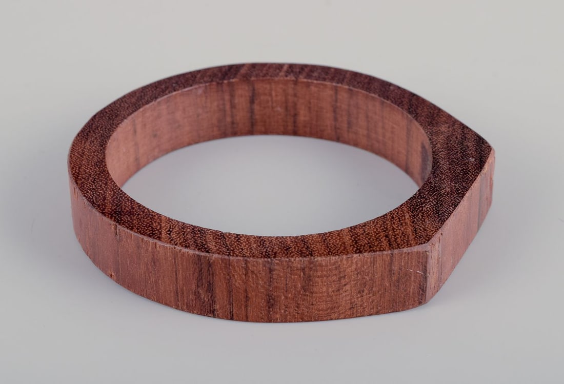 French jewelry designer. Three bracelets. Two in plastic and one in wood. Late 20th C. - 4