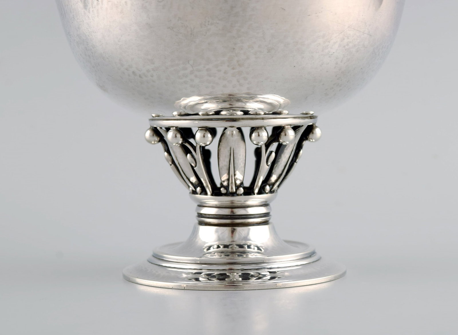 Georg Jensen "Louvre" bowl / compote in sterling silver. Art nouveau style with nature's organic - 6