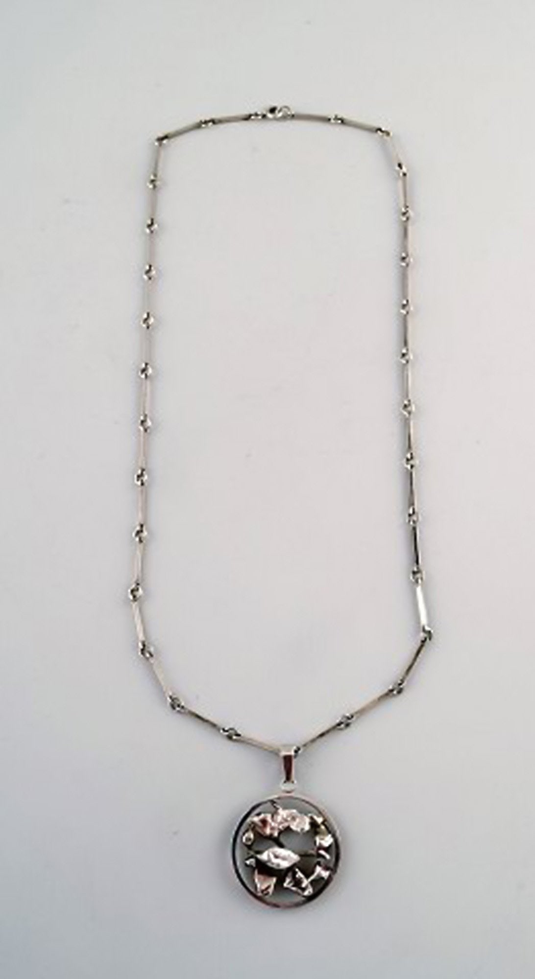 Ekenäs gold Nandor Kocsan, Hungarian-Swedish silversmith. Modernist silver necklace with - 3