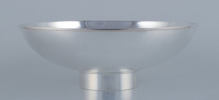Søren Georg Jensen for Georg Jensen, large and impressive bowl in sterling silver. - 3