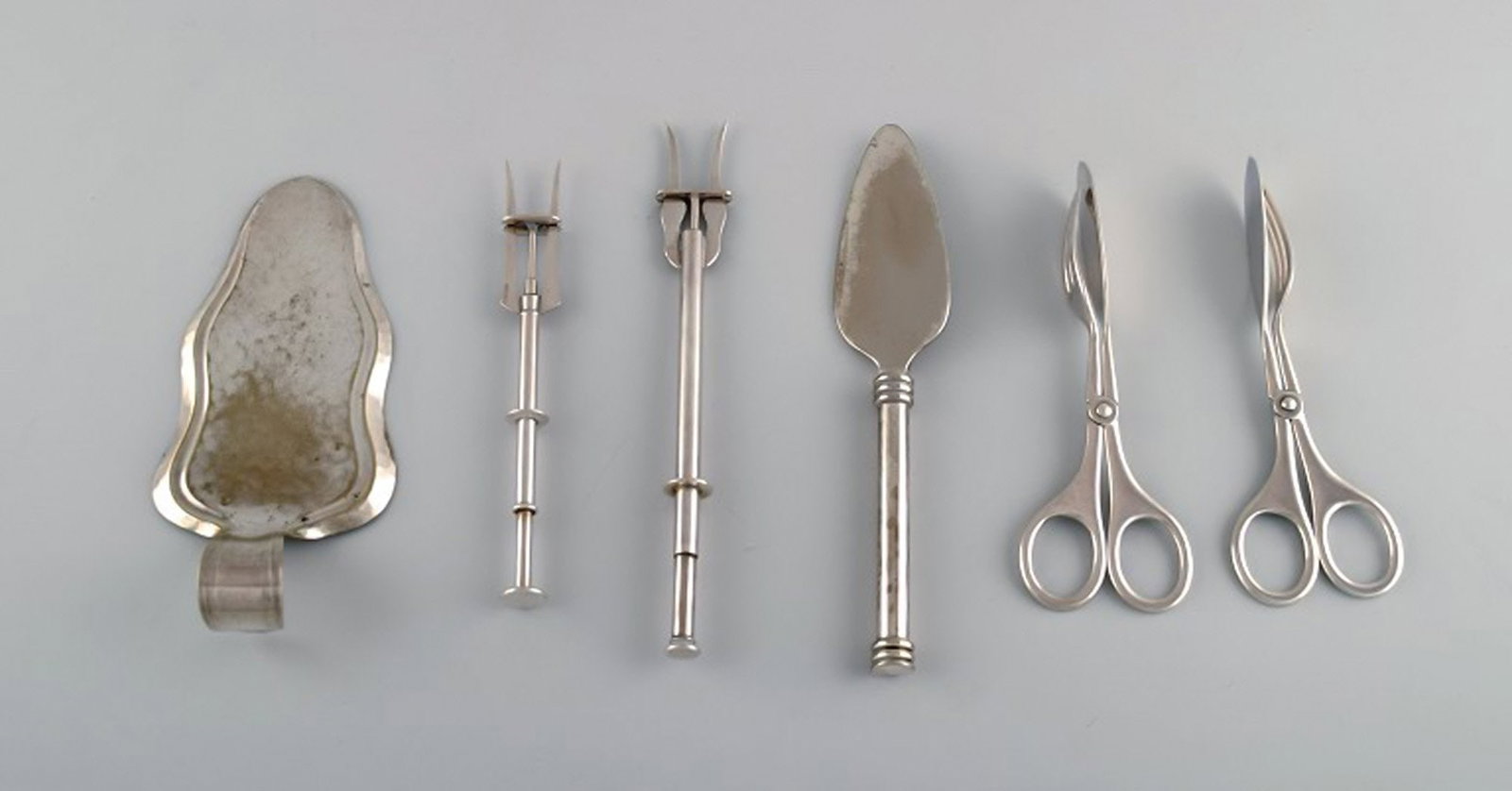 Scandinavian silversmith. Six serving parts in plated silver (alpacca). Mid-20th century. (1 of 8)