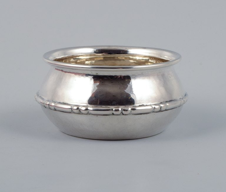 Evald Nielsen, hammered salt cellar in Danish 830 silver. - 2