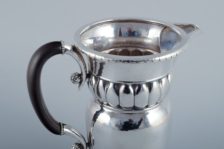 Georg Jensen, large Art Nouveau pitcher in sterling silver. Early and rare model. Hammered finish. - 5