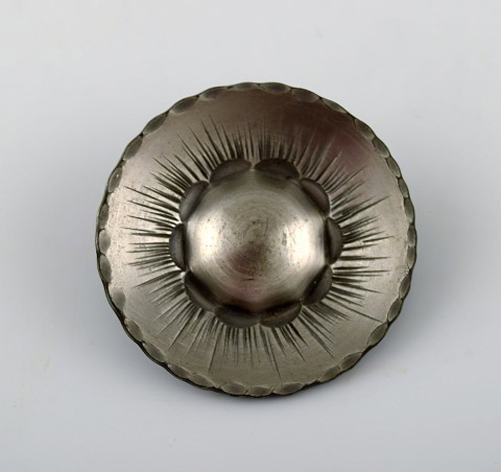 Jorgen Jensen, a.o. Denmark. 4 brooches in pewter in viking style. Hand made danish design, 60 / 70 - 4