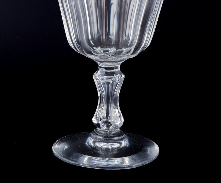 Val St. Lambert, Belgium, two "Lalaing" red wine glasses in clear faceted cut crystal glass. - 6