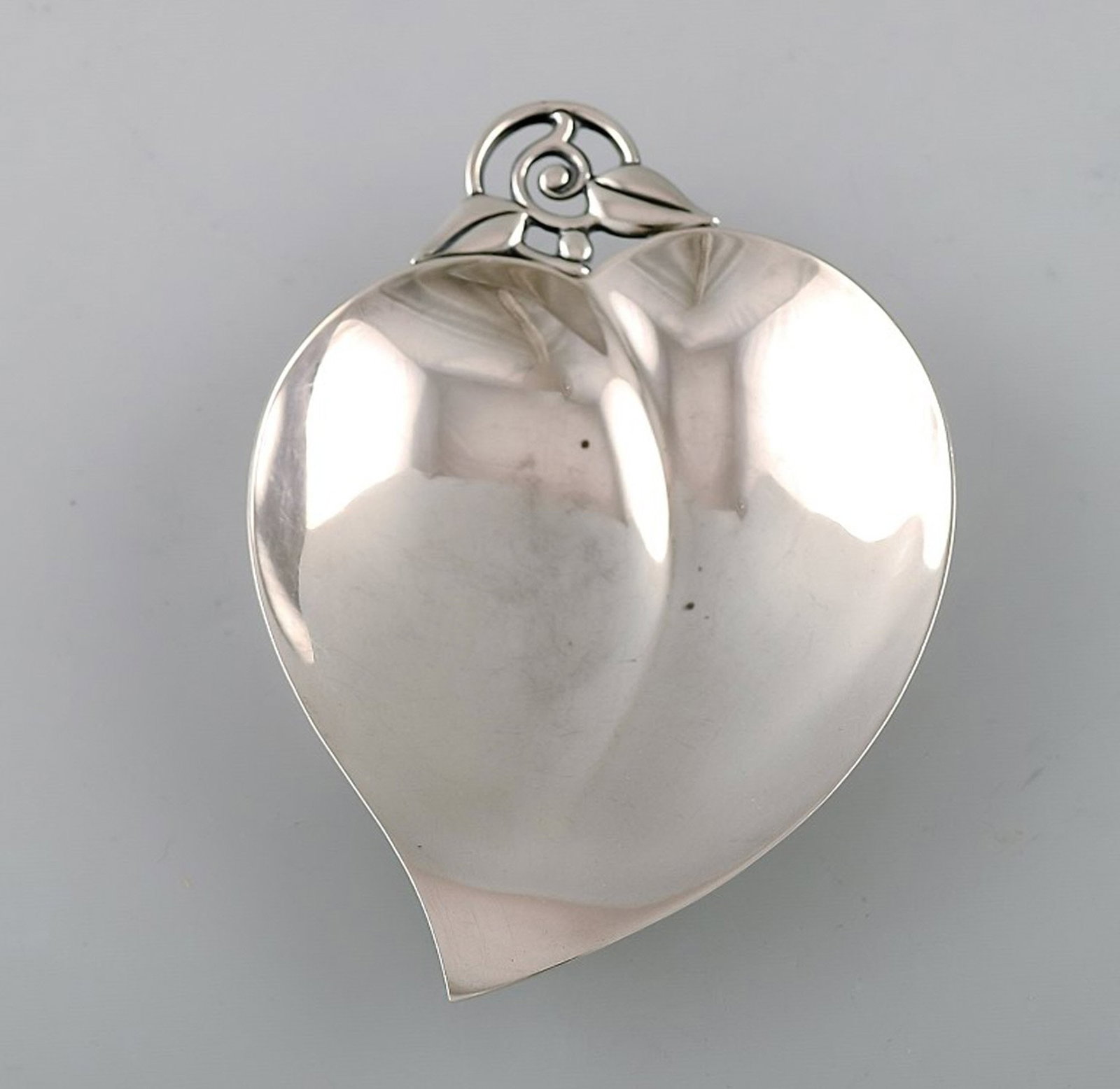 Tiffany & Company (New York). Leaf shaped silver bowl on feet. 1930's.: Title:Tiffany & Company (New York). Leaf shaped silver bowl on feet. 1930's. Description:Tiffany & Company (New York). Leaf shaped silver bowl on feet. 1930's.; is backordered and will ship as soon