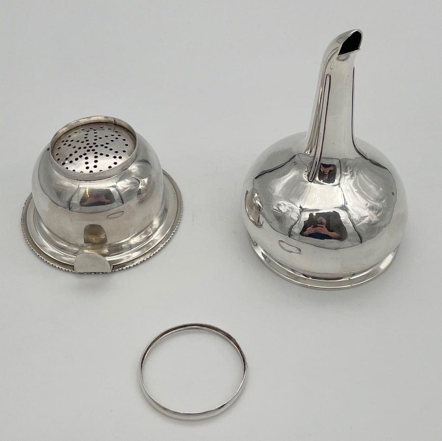 Early 19th Century George IV Sterling Silver Wine Funnel London 1826 Edward Barton - 6