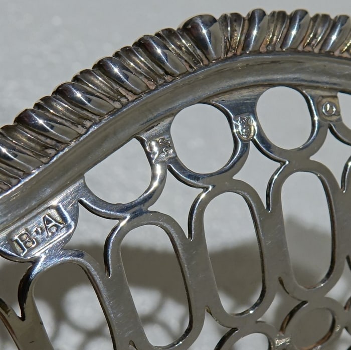 18th Century George III Antique Sterling Silver Cake Basket London 1771 Edward Aldridge - 12