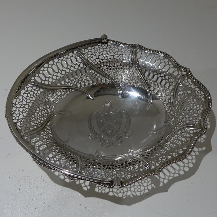 18th Century George III Antique Sterling Silver Cake Basket London 1771 Edward Aldridge - 2