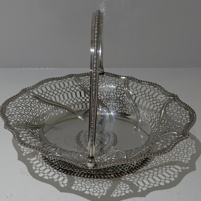 18th Century George III Antique Sterling Silver Cake Basket London 1771 Edward Aldridge - 5