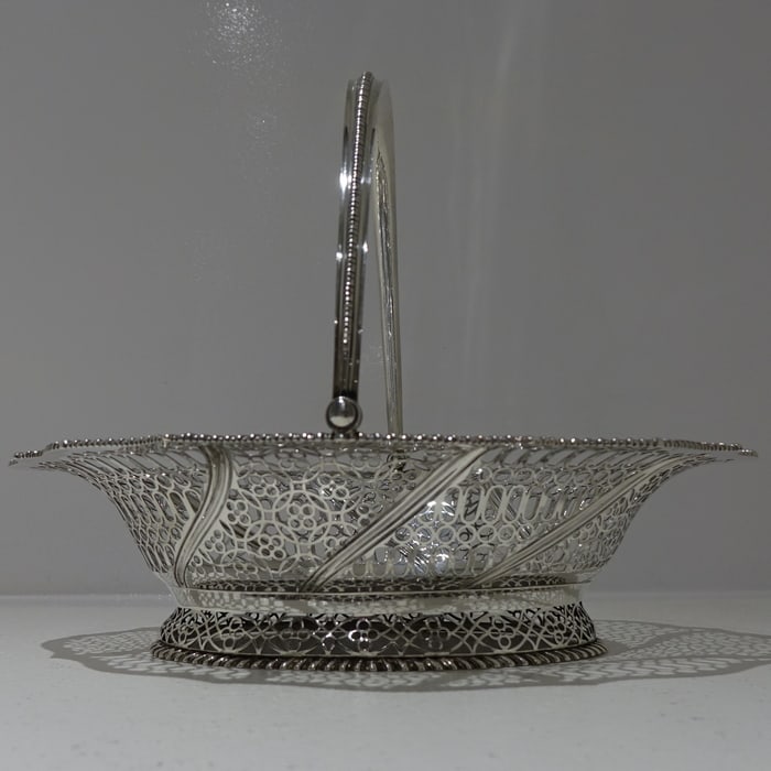 18th Century George III Antique Sterling Silver Cake Basket London 1771 Edward Aldridge - 6