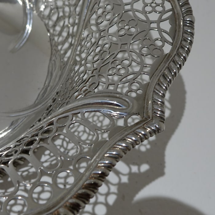 18th Century George III Antique Sterling Silver Cake Basket London 1771 Edward Aldridge - 9