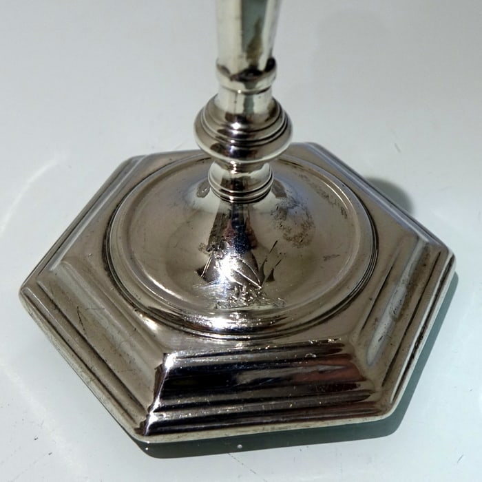 Early 18th Century Antique George I Sterling Silver Octagonal Taper-stick London 1723 James Gould - 6