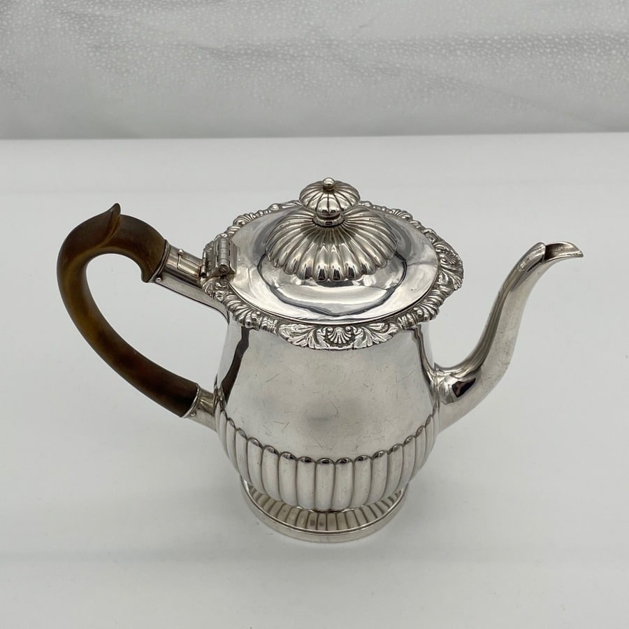 Early 19th Century Antique George IV Sterling Silver Gravy Argyle London 1822 Thomas Burwash: Title:Early 19th Century Antique George IV Sterling Silver Gravy Argyle London 1822 Thomas Burwash Description:Description A stylish early 19th century silver gravy argyle decorated with an elegant ha
