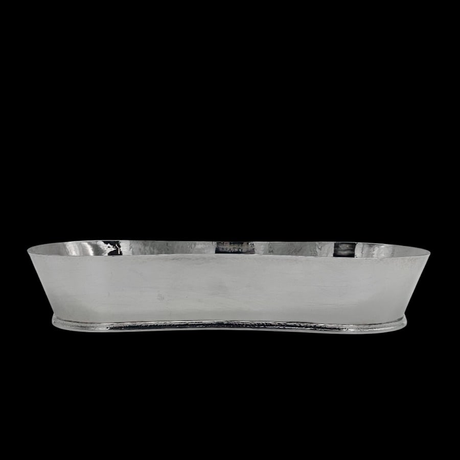 Modern Sterling Silver Cutlery Tray London 2009 S J Phillips: Title:Modern Sterling Silver Cutlery Tray London 2009 S J Phillips Description:Description Truly good quality and tremondously stylish shaped oval knife tray designed with elegantly waisted sides and 