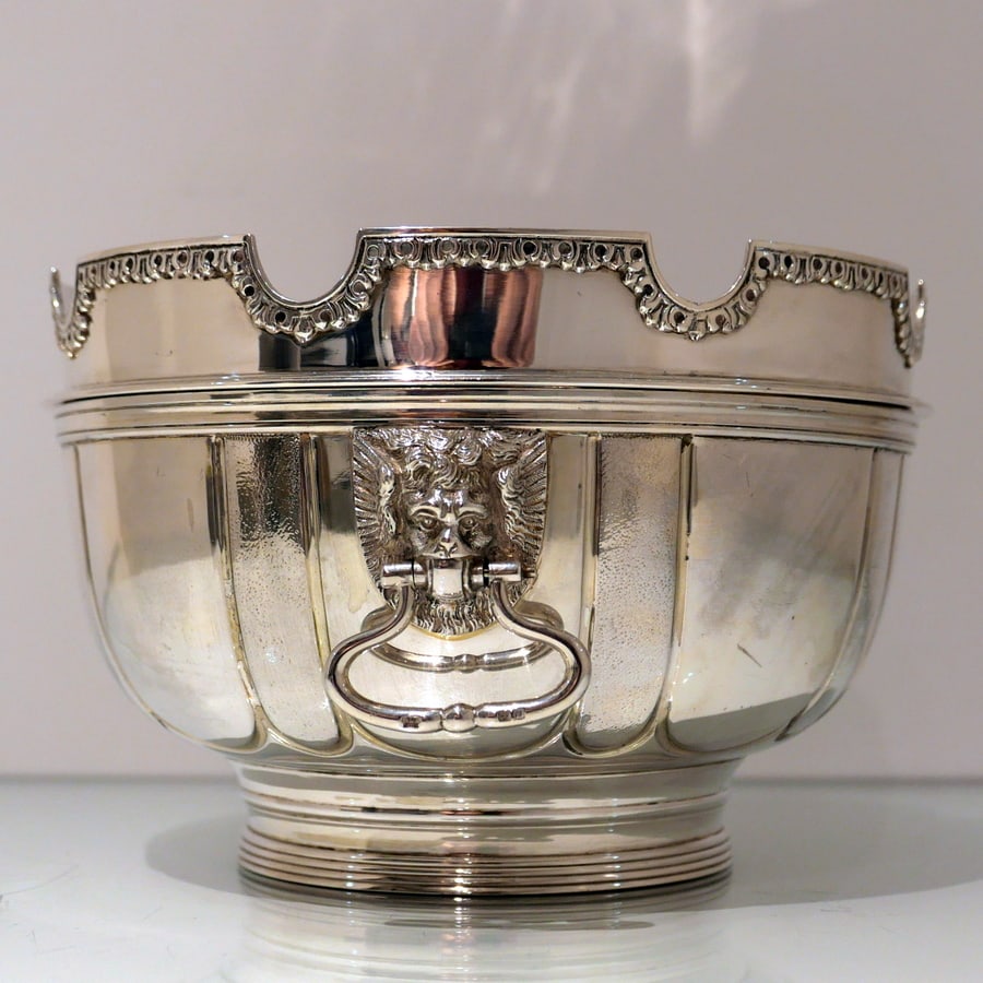 Early 20th Century Modern George V Sterling Silver Monteith Bowl London 1928 D & J Welby - 3