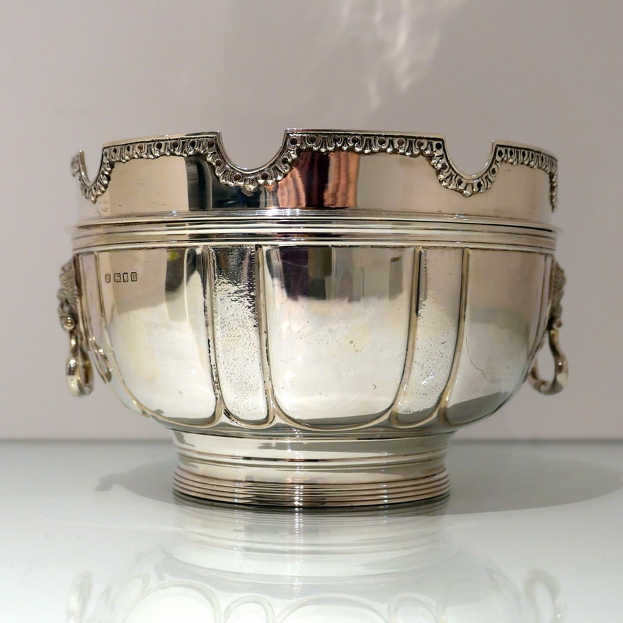 Early 20th Century Modern George V Sterling Silver Monteith Bowl London 1928 D & J Welby - 4