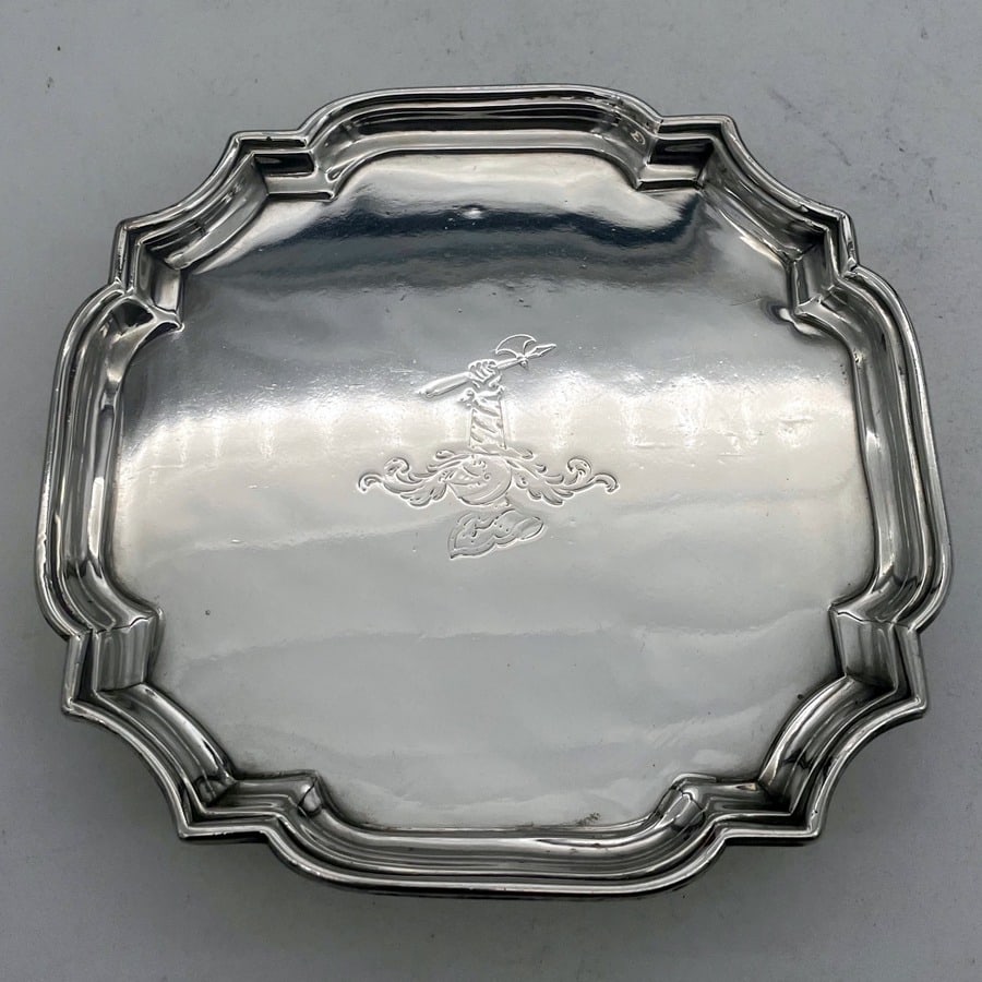 Early 18th Century Antique George II Silver Salver London 1730 John Tuite: Title:Early 18th Century Antique George II Silver Salver London 1730 John Tuite Description:Description A sweet early George II silver salver designed with elegant shaped raised outer walls and four s