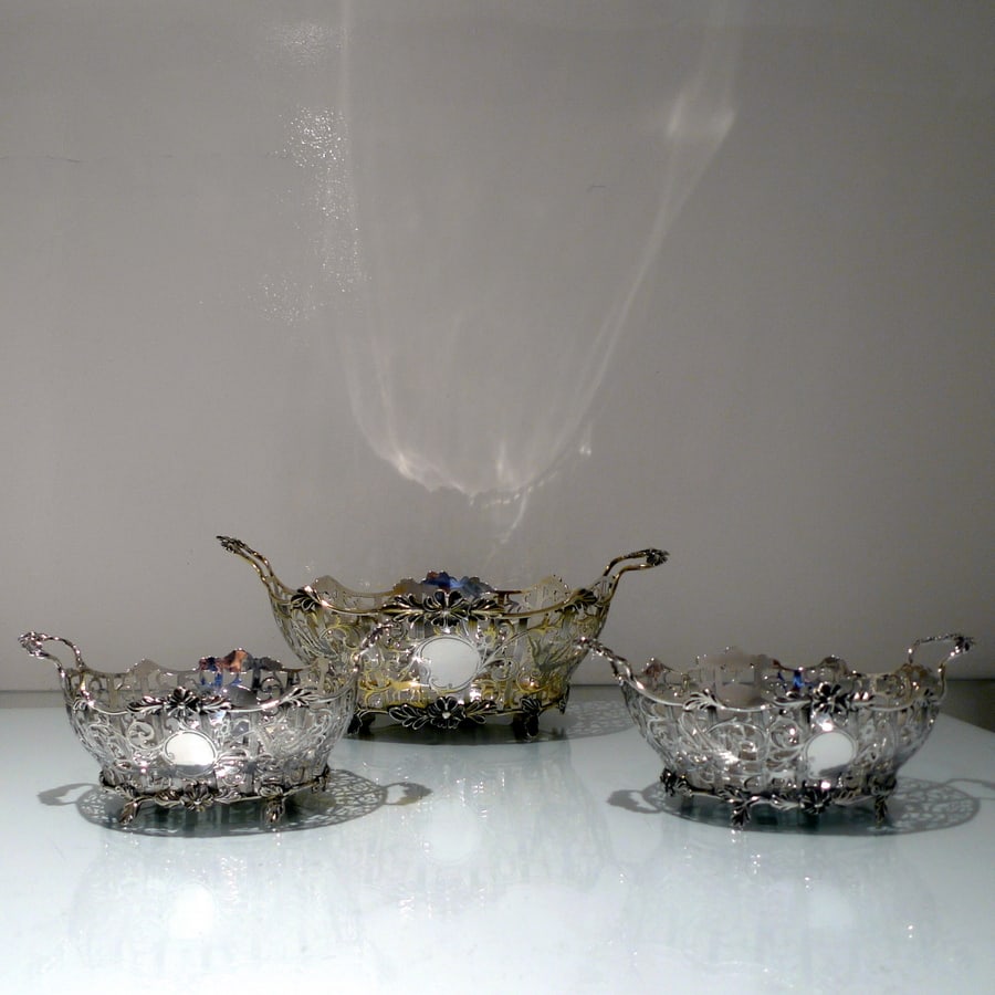 Early 20th Century Edwardian Sterling Silver Suite Three Dishes London 1908/09 David & George: Title:Early 20th Century Edwardian Sterling Silver Suite Three Dishes London 1908/09 David & George Edwards Description:Description A very impressive suite of three oval silver dishes compromising of 