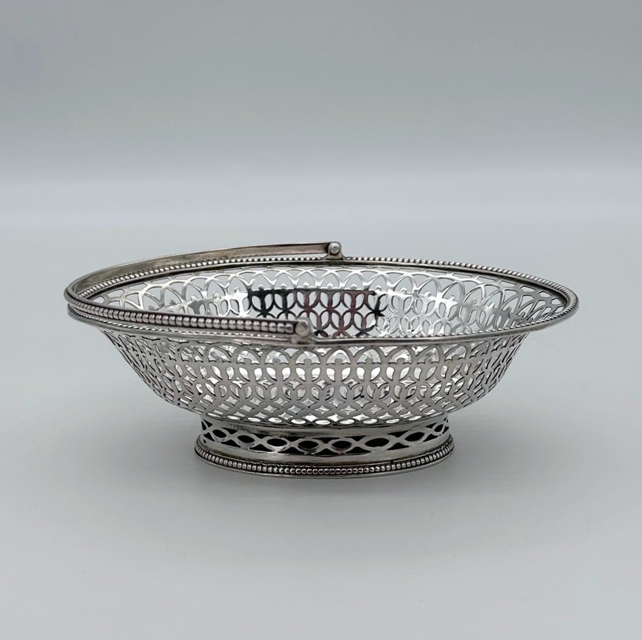 18th Century Antique George III Silver Sweet Meat Basket London 1776 Hester Bateman - 3