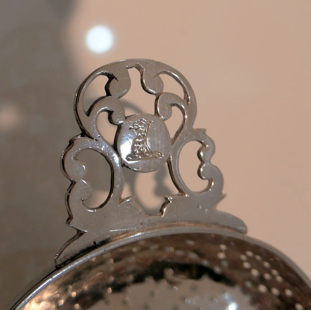Early 18th Century Antique George I Sterling Silver Lemon Strainer London 1726 James Goodwin - 8