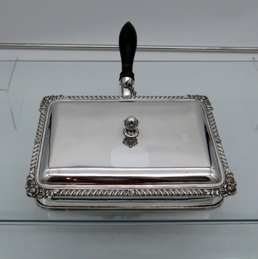 19th Century Antique George IV Old Sheffield Plate Cheese Dish Circa 1820: Title:19th Century Antique George IV Old Sheffield Plate Cheese Dish Circa 1820 Description:Description A wonderful early 19th century Old Sheffield plate rectangular cheese dish decorated with a deli